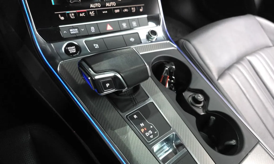 Фото 9 - Audi A6