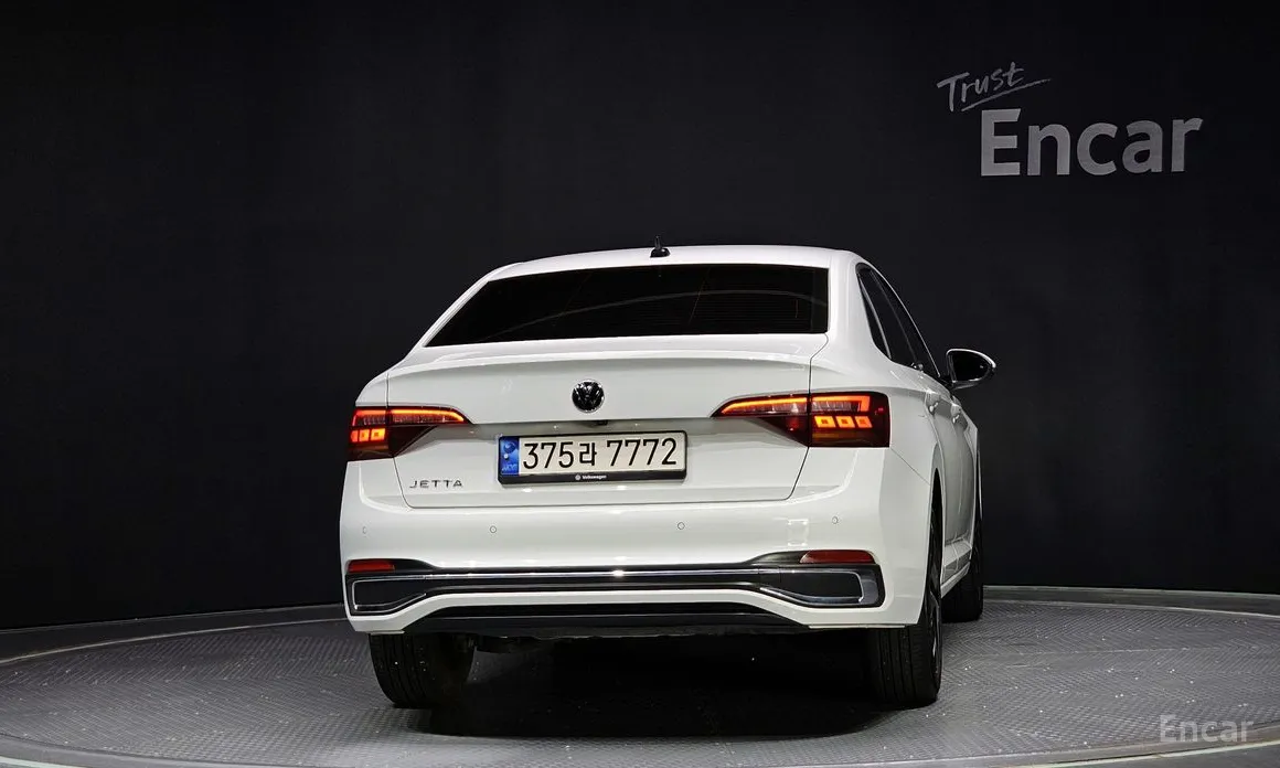 Фото 4 - Volkswagen Jetta