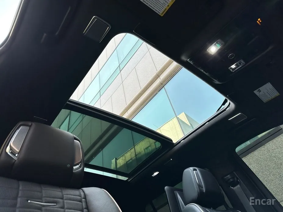 Фото 18 - Cadillac Escalade