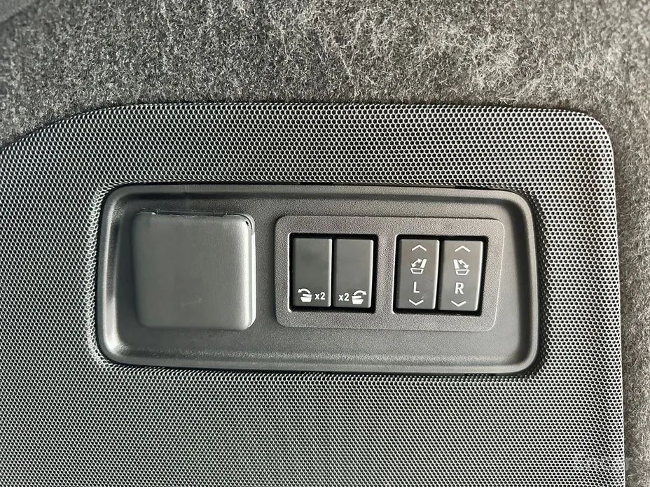 Фото 20 - Cadillac Escalade