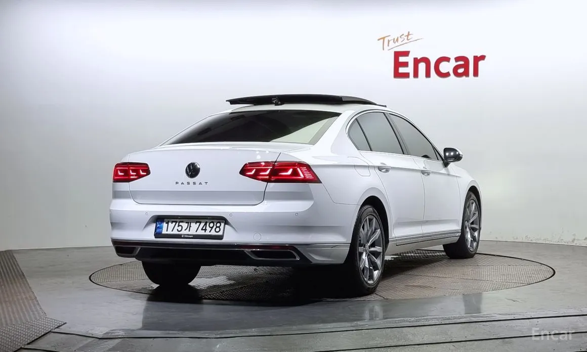 Фото 2 - Volkswagen Passat