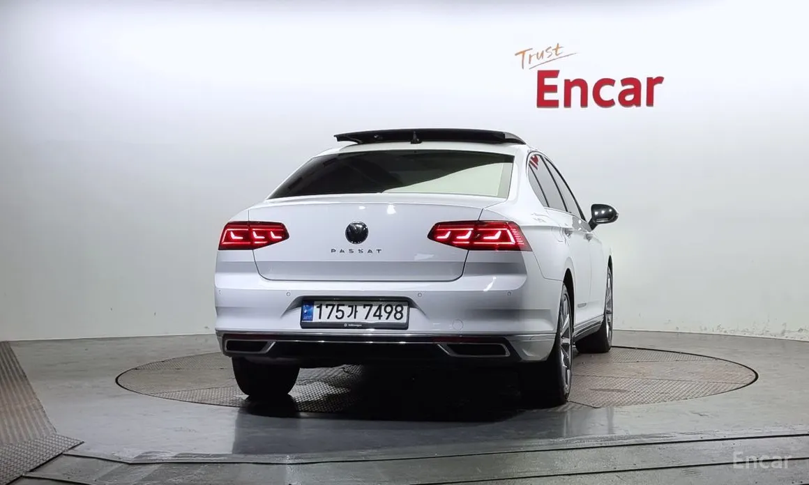 Фото 4 - Volkswagen Passat