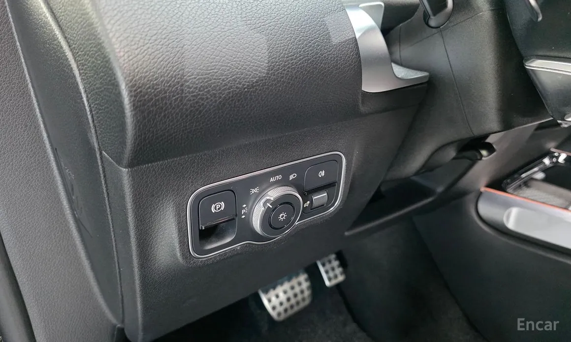 Фото 14 - Mercedes-Benz GLB-Class