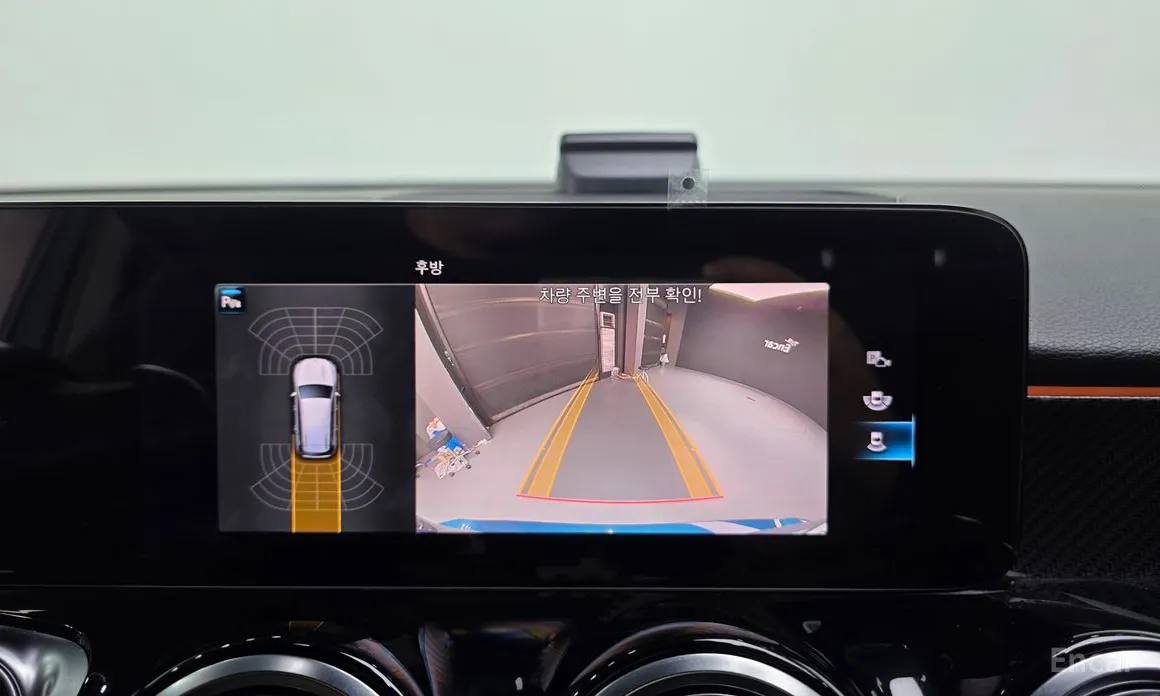 Фото 17 - Mercedes-Benz GLB-Class