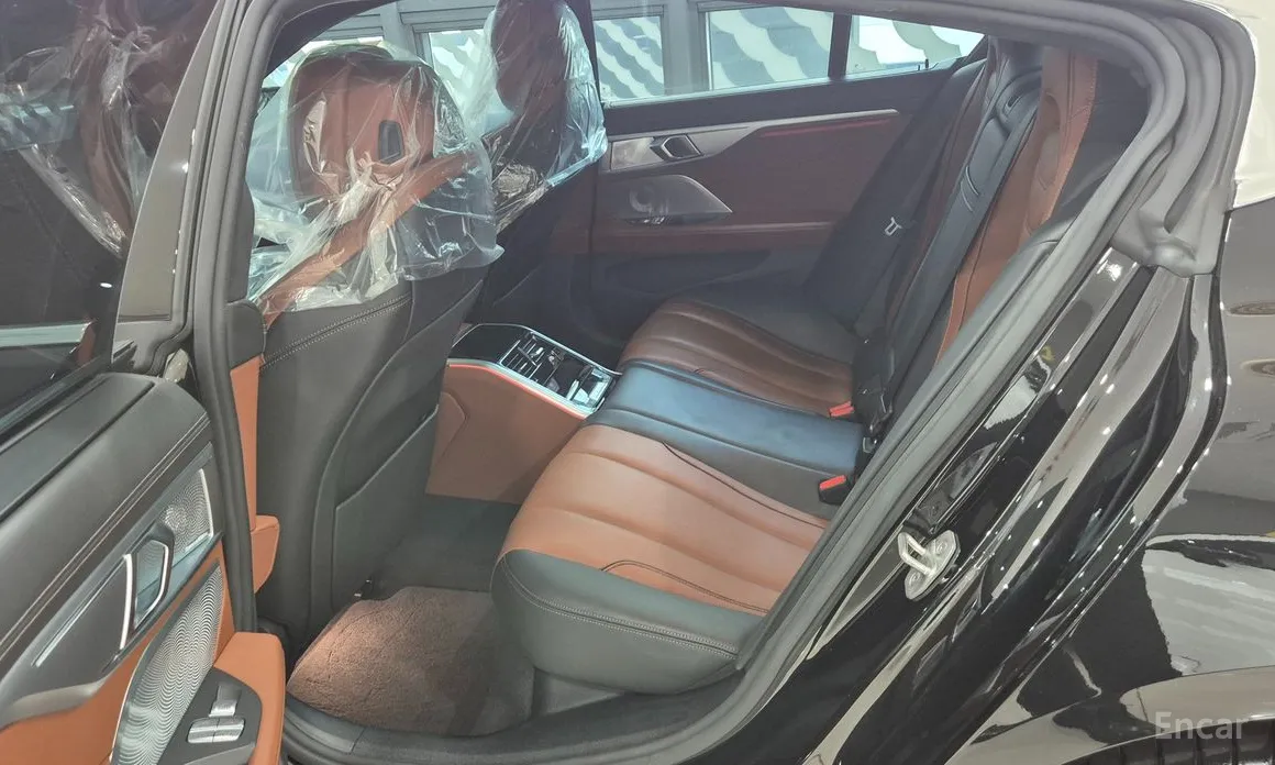 Фото 10 - BMW 8 Series