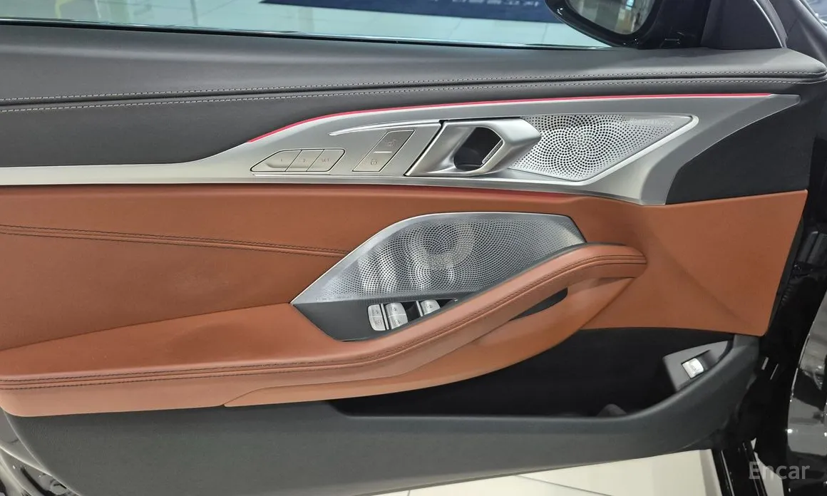 Фото 16 - BMW 8 Series