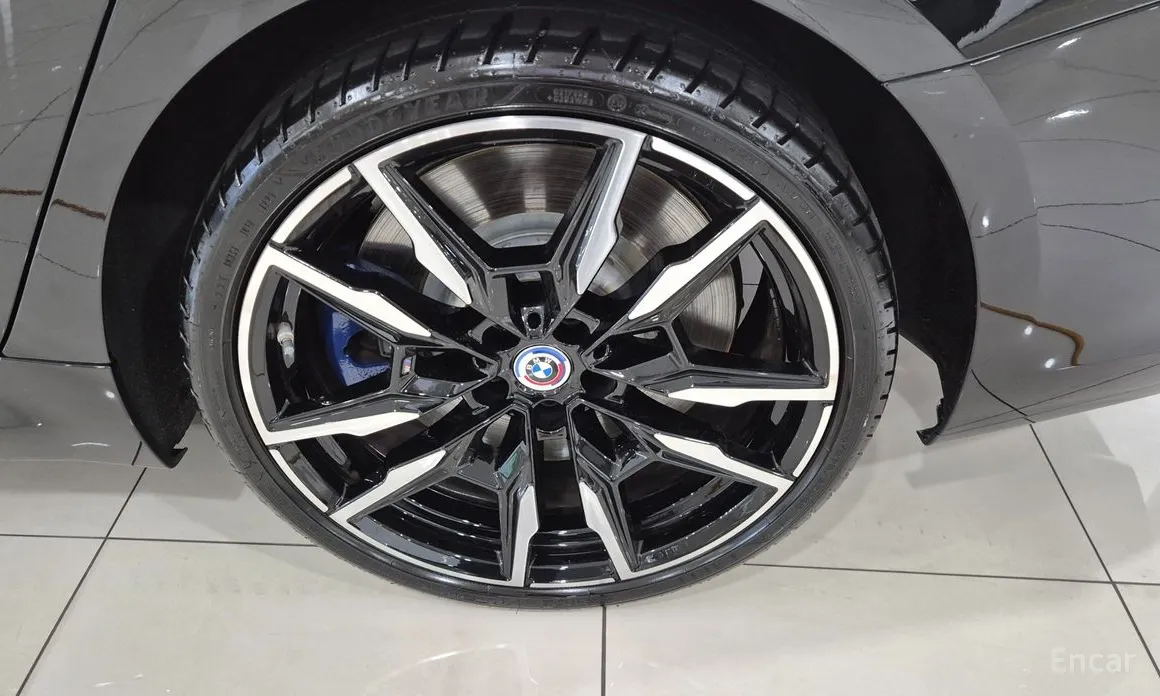 Фото 5 - BMW 8 Series