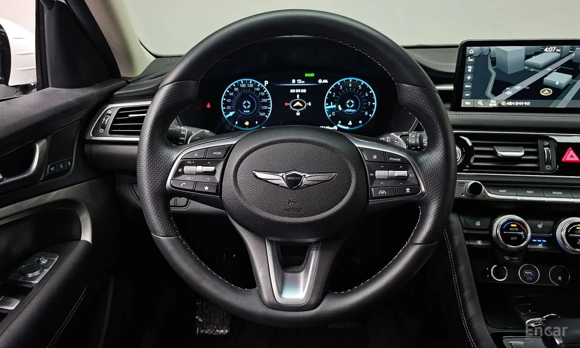 Фото 13 - Genesis G70