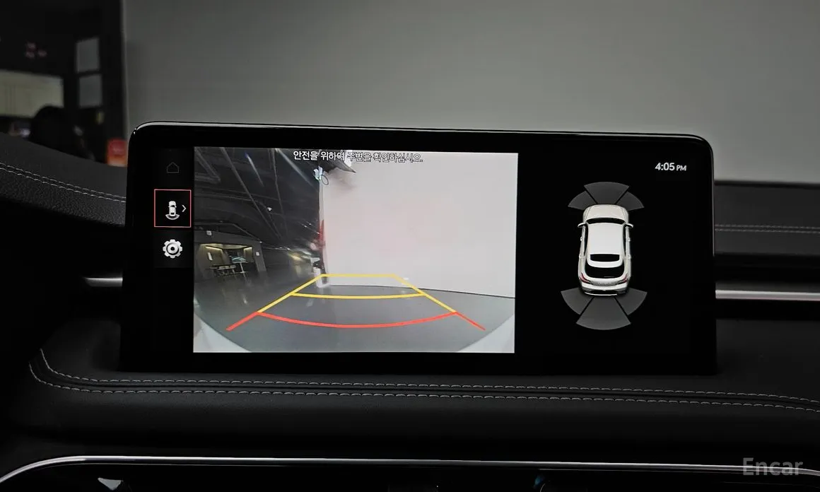 Фото 15 - Genesis G70