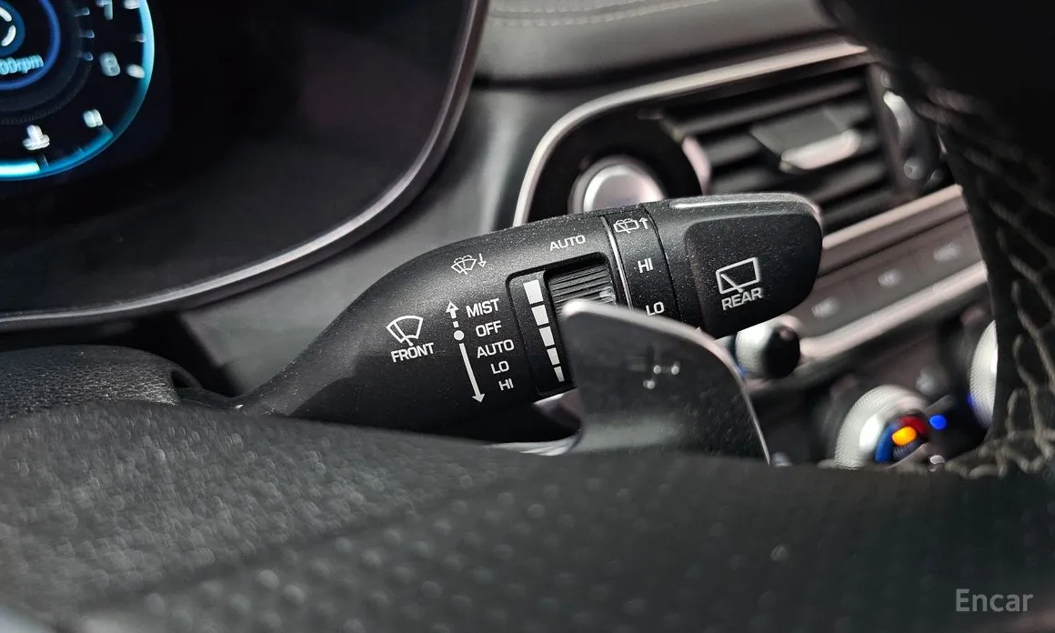 Фото 19 - Genesis G70