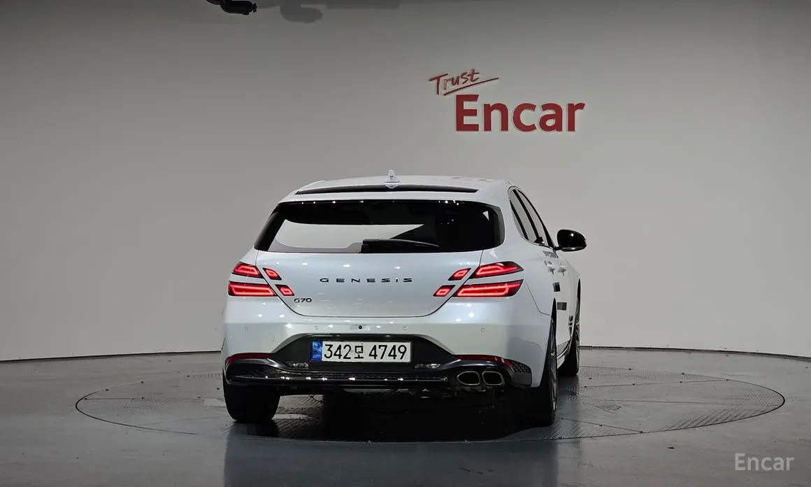 Фото 4 - Genesis G70