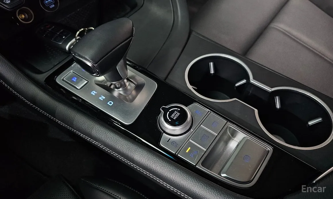 Фото 9 - Genesis G70