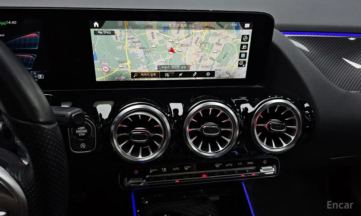 Фото 14 - Mercedes-Benz GLA-Class