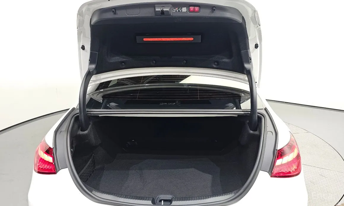 Фото 20 - Mercedes-Benz C-Class