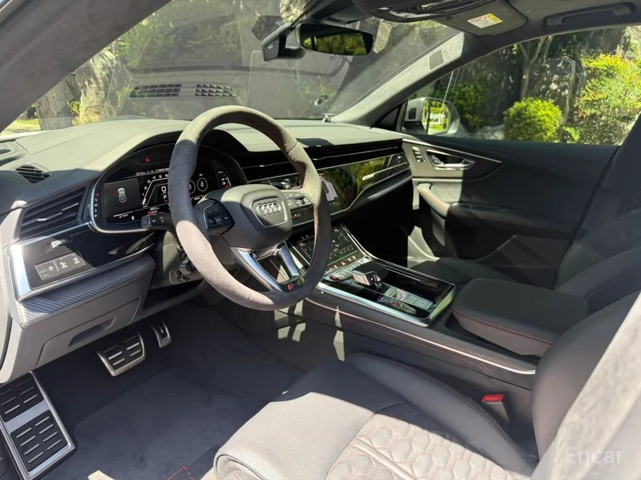 Фото 12 - Audi RS Q8