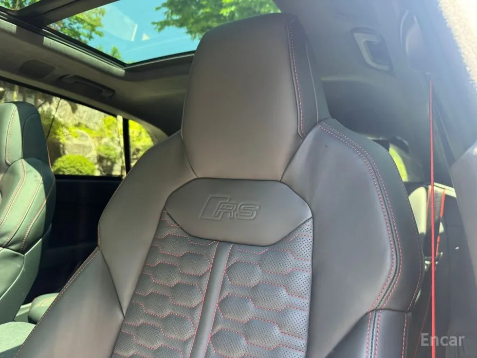 Фото 14 - Audi RS Q8