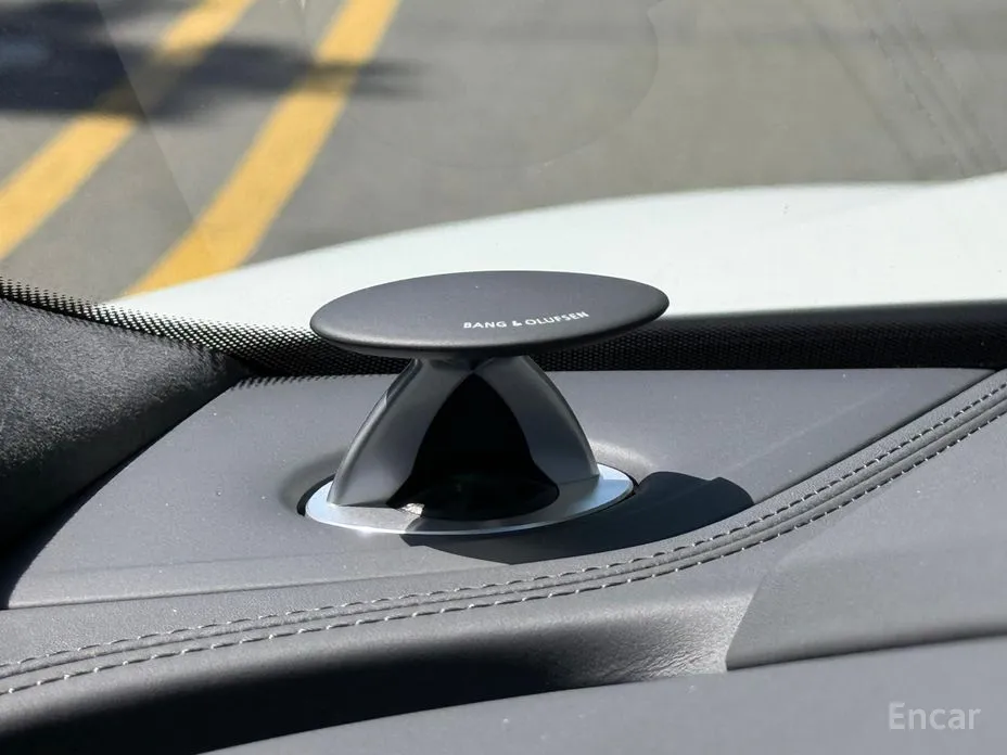 Фото 15 - Audi RS Q8