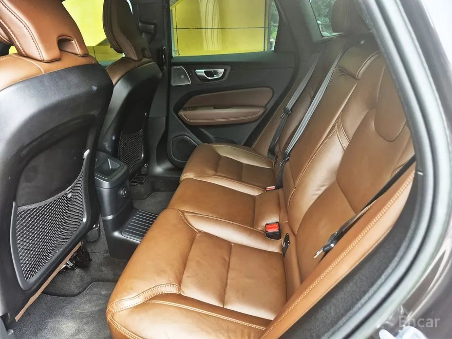 Фото 10 - Volvo XC60