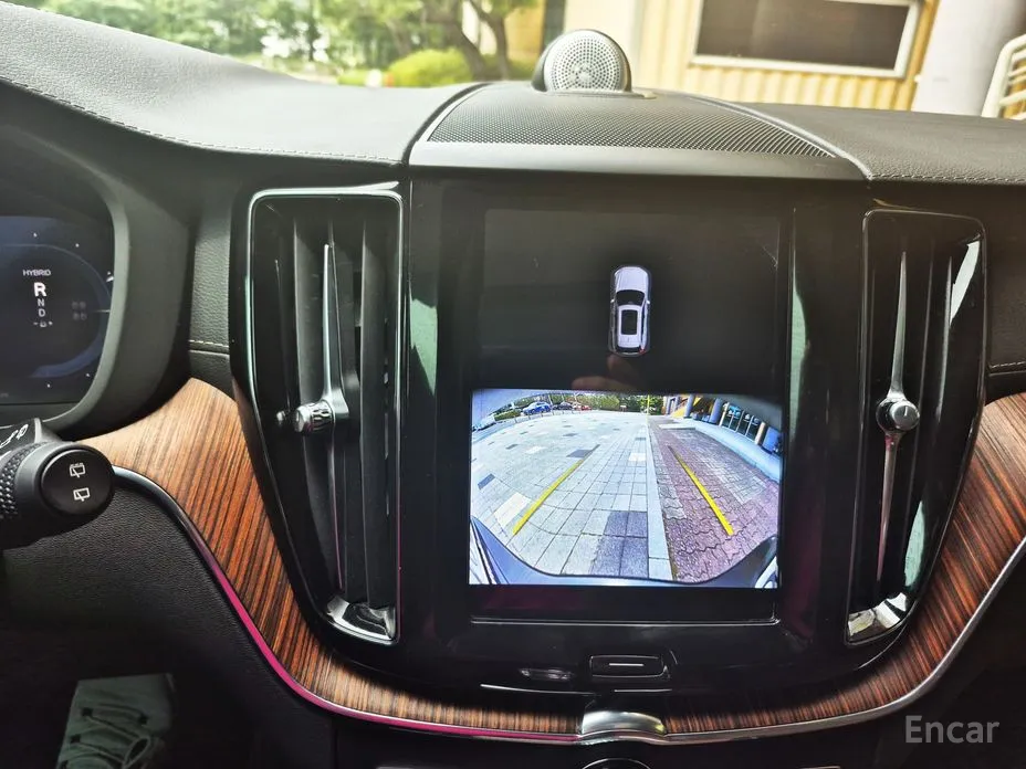 Фото 18 - Volvo XC60