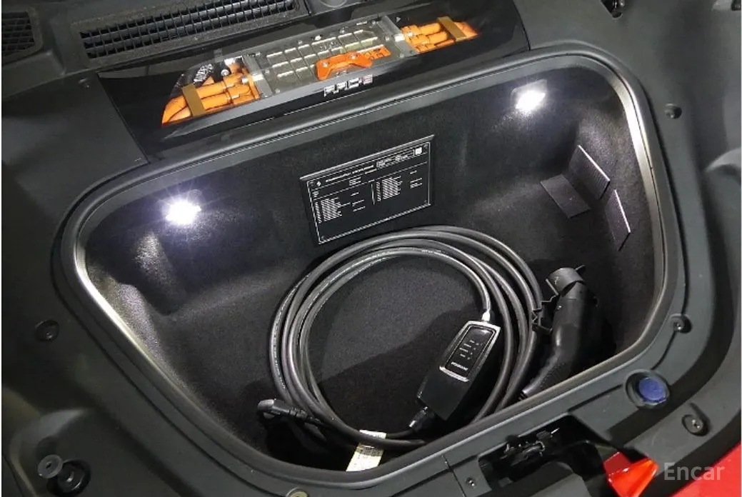 Фото 14 - Ferrari SF90