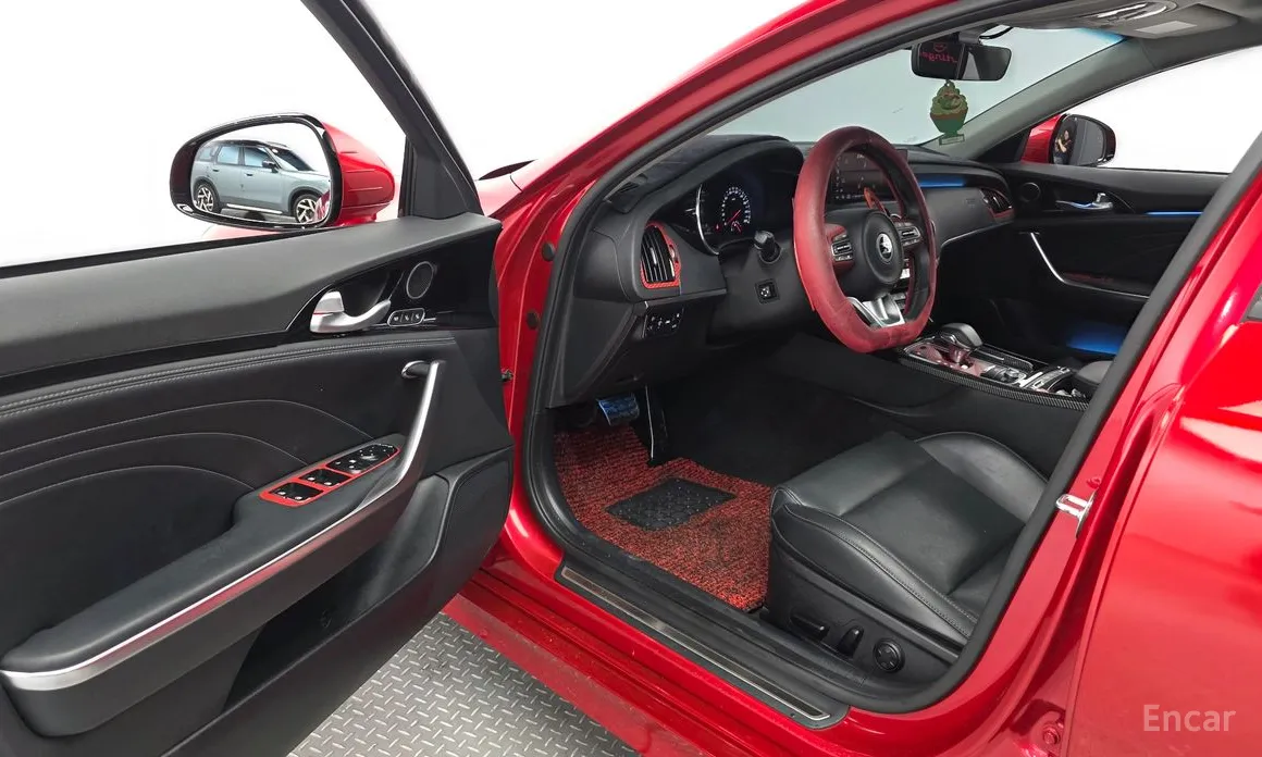 Фото 10 - Kia Stinger