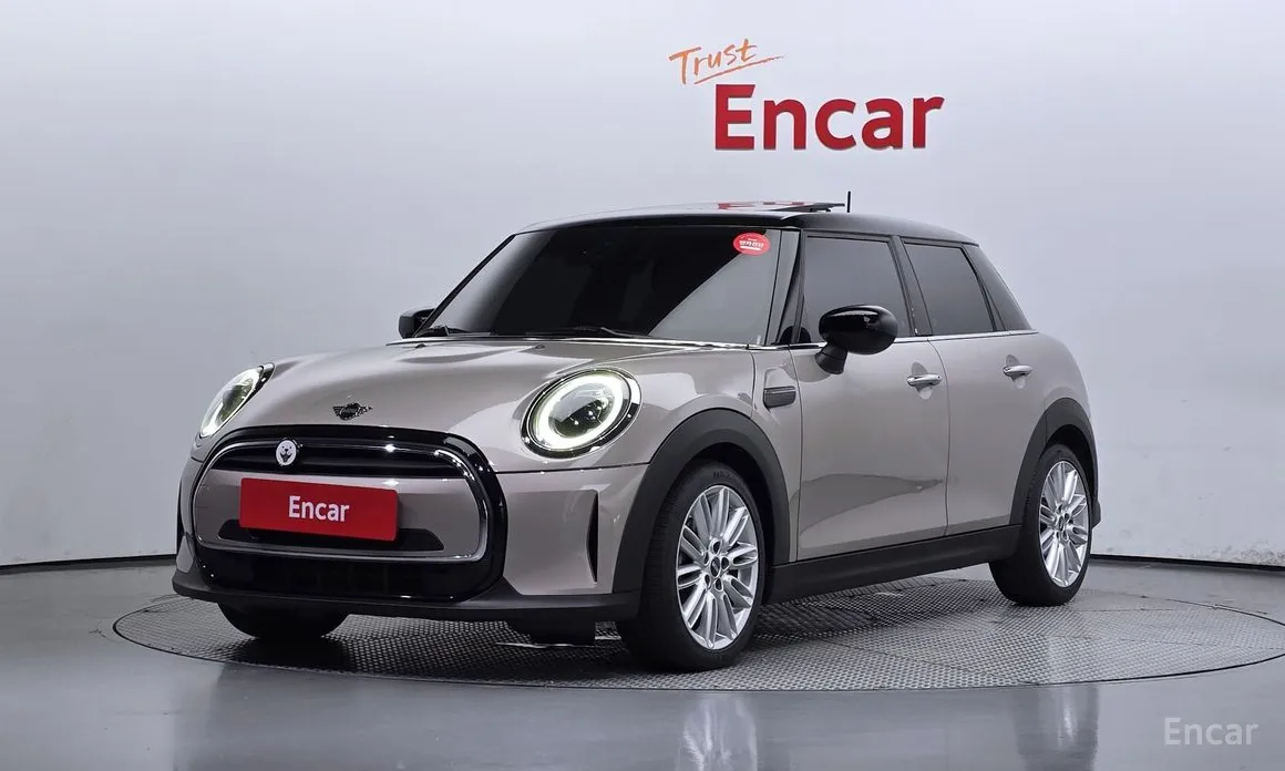 Фото 1 - Mini Cooper