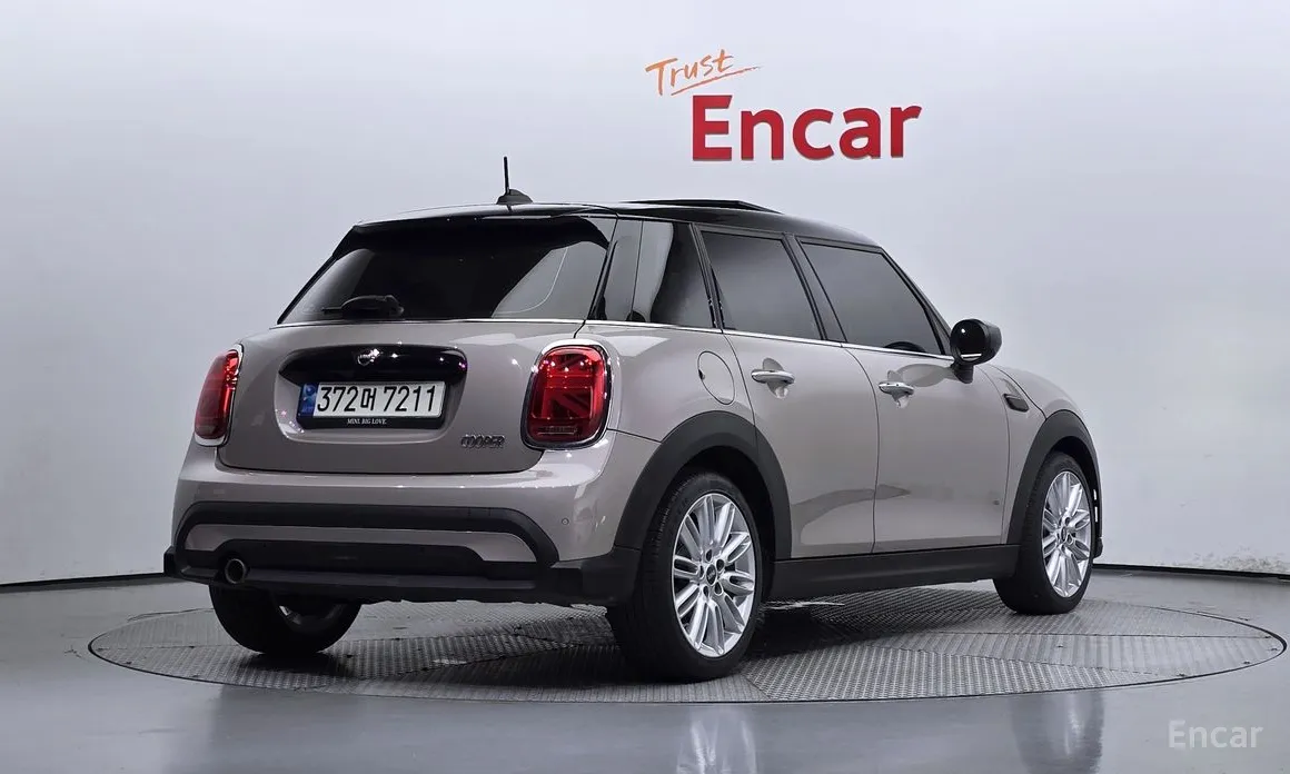 Фото 2 - Mini Cooper
