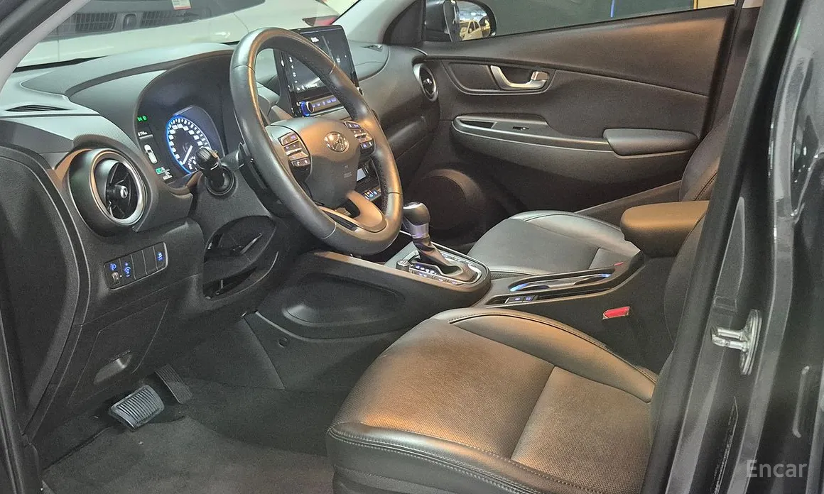 Фото 10 - Hyundai Kona