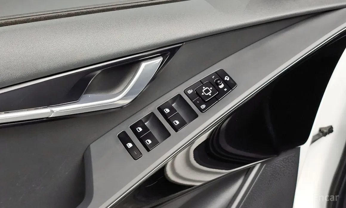 Фото 18 - Kia Niro