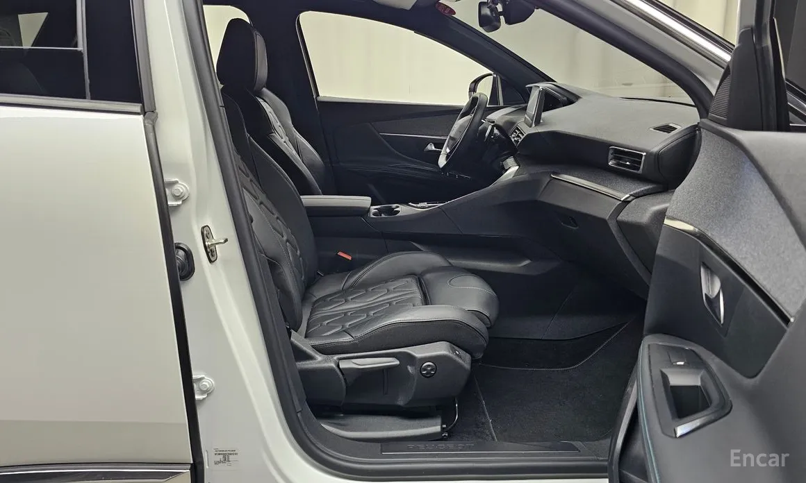 Фото 11 - Peugeot 3008