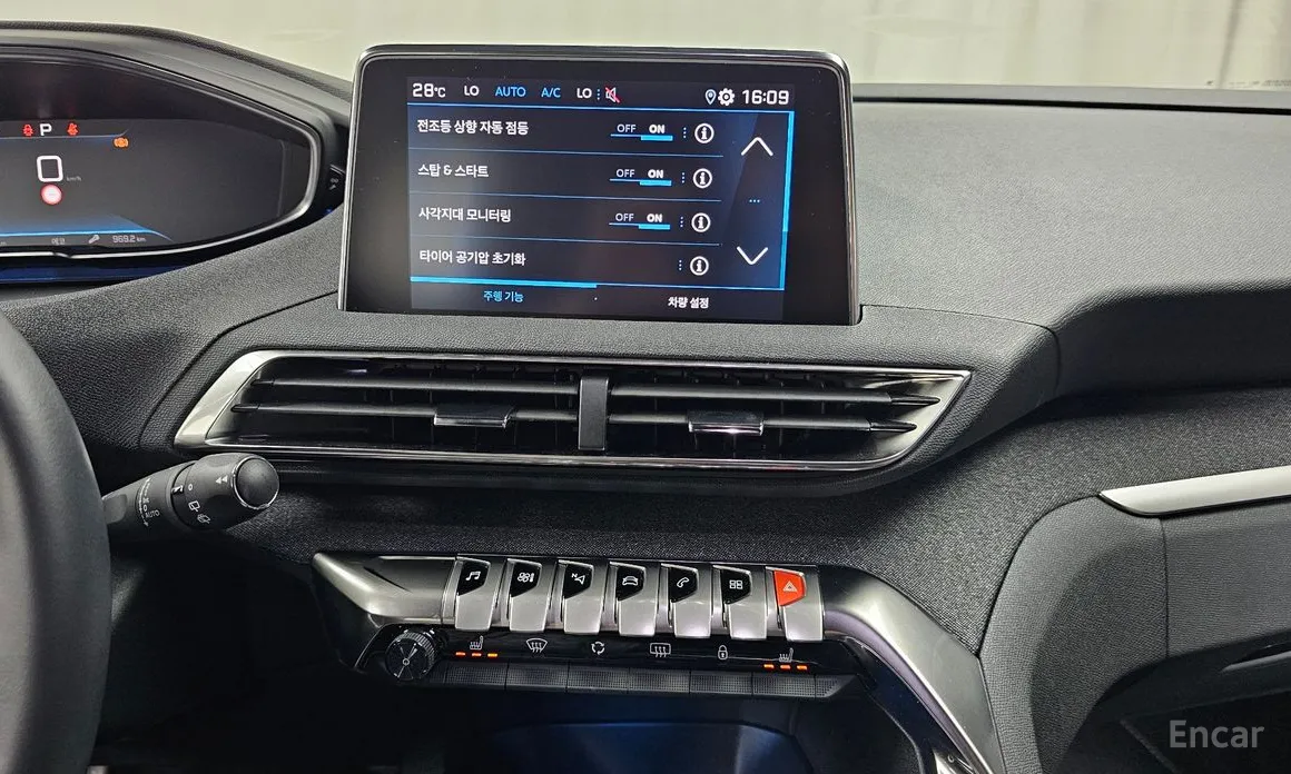 Фото 15 - Peugeot 3008