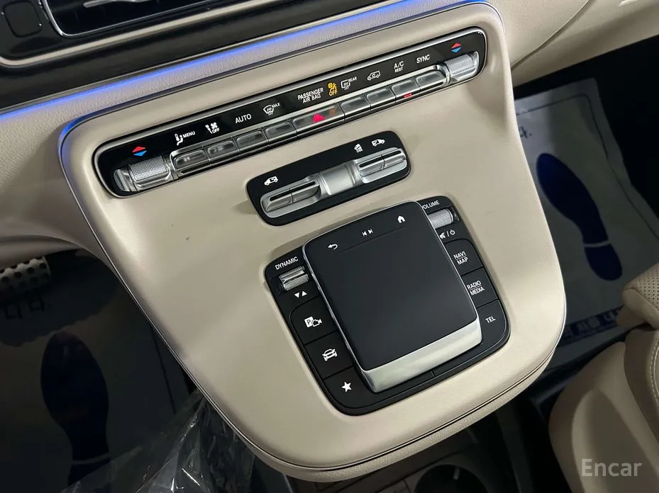 Фото 10 - Mercedes-Benz V-Class