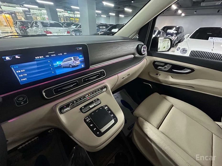 Фото 11 - Mercedes-Benz V-Class