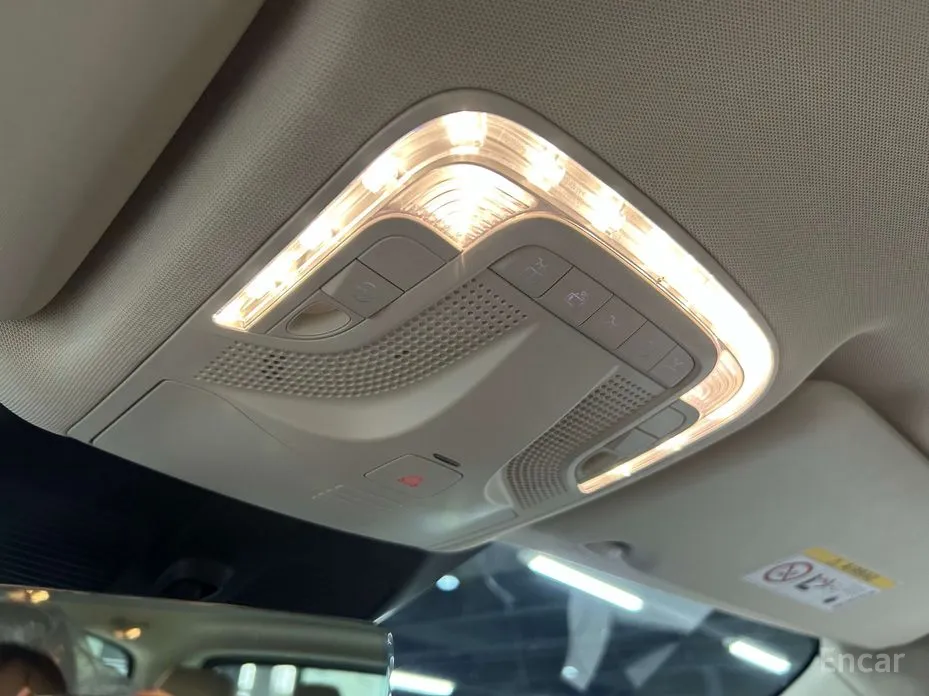 Фото 13 - Mercedes-Benz V-Class