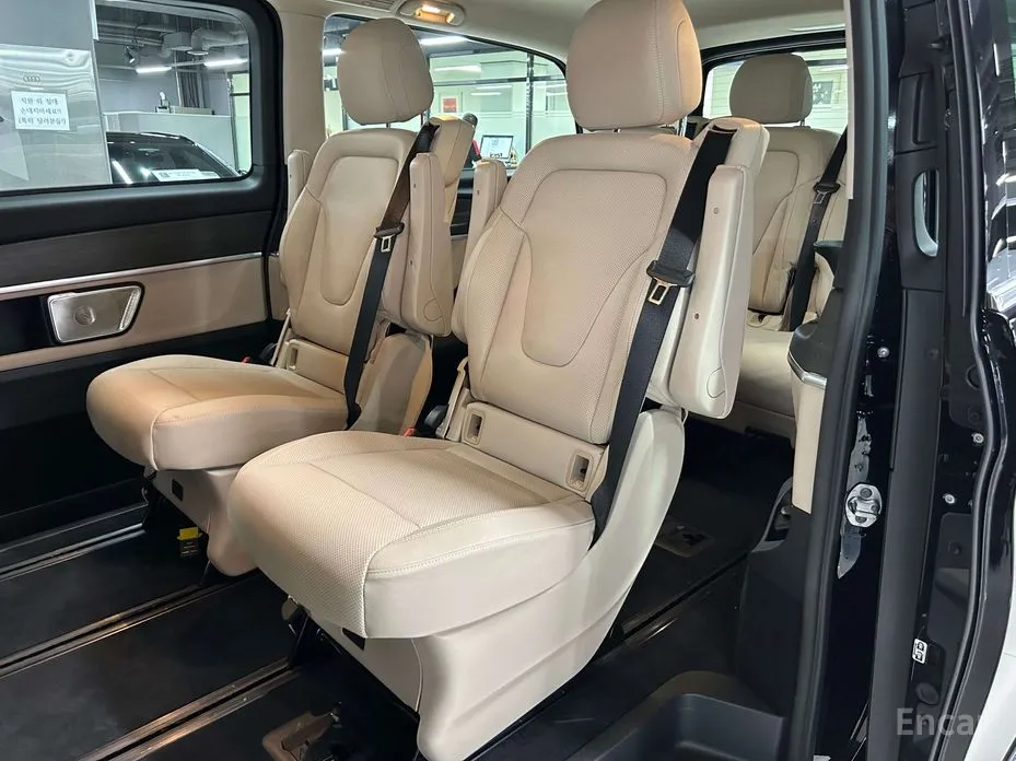 Фото 14 - Mercedes-Benz V-Class