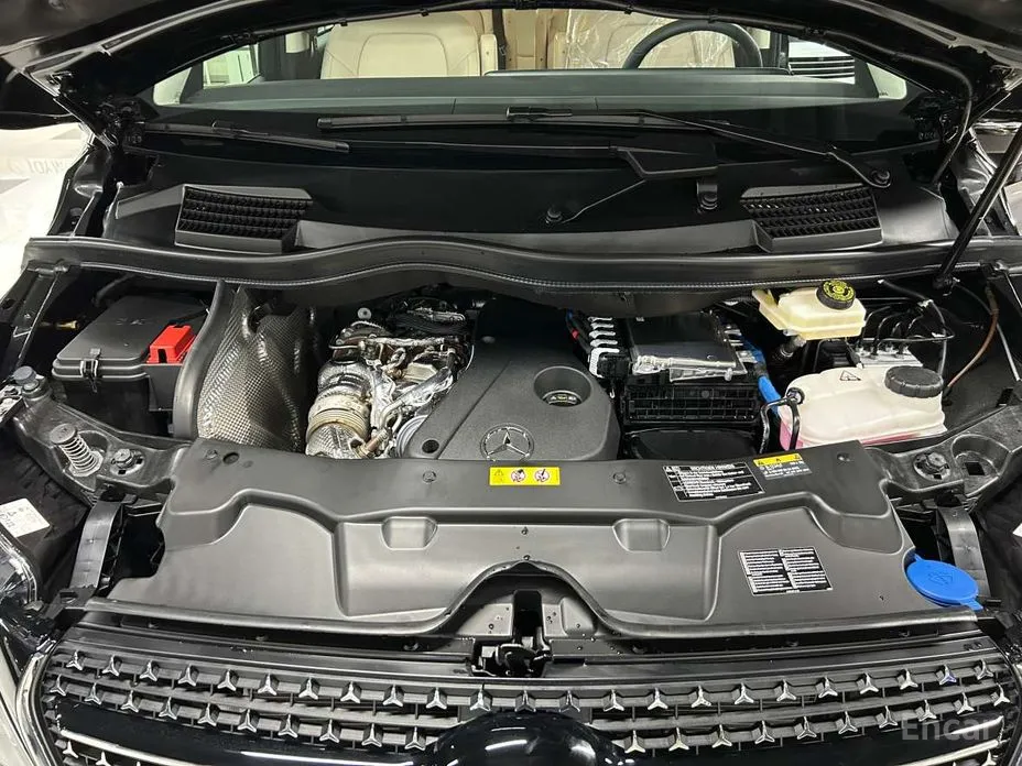 Фото 19 - Mercedes-Benz V-Class