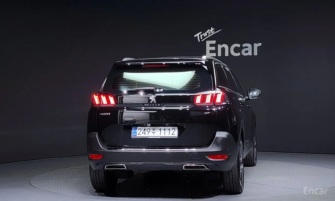 Фото 4 - Peugeot 5008