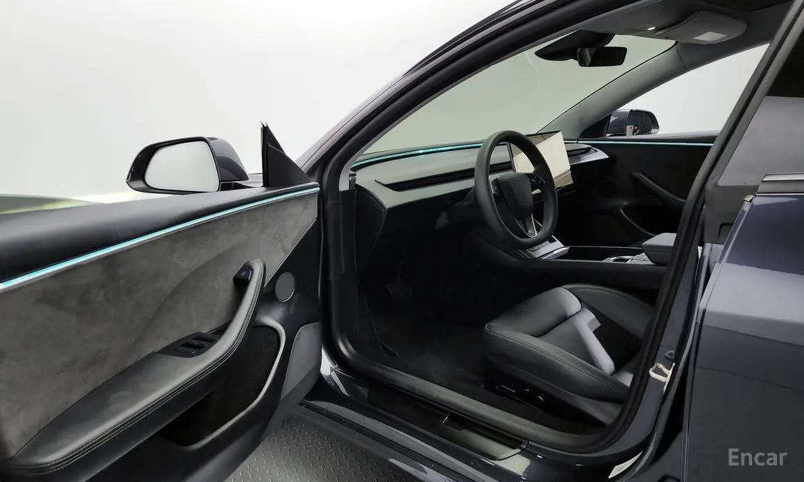 Фото 10 - Tesla Model 3