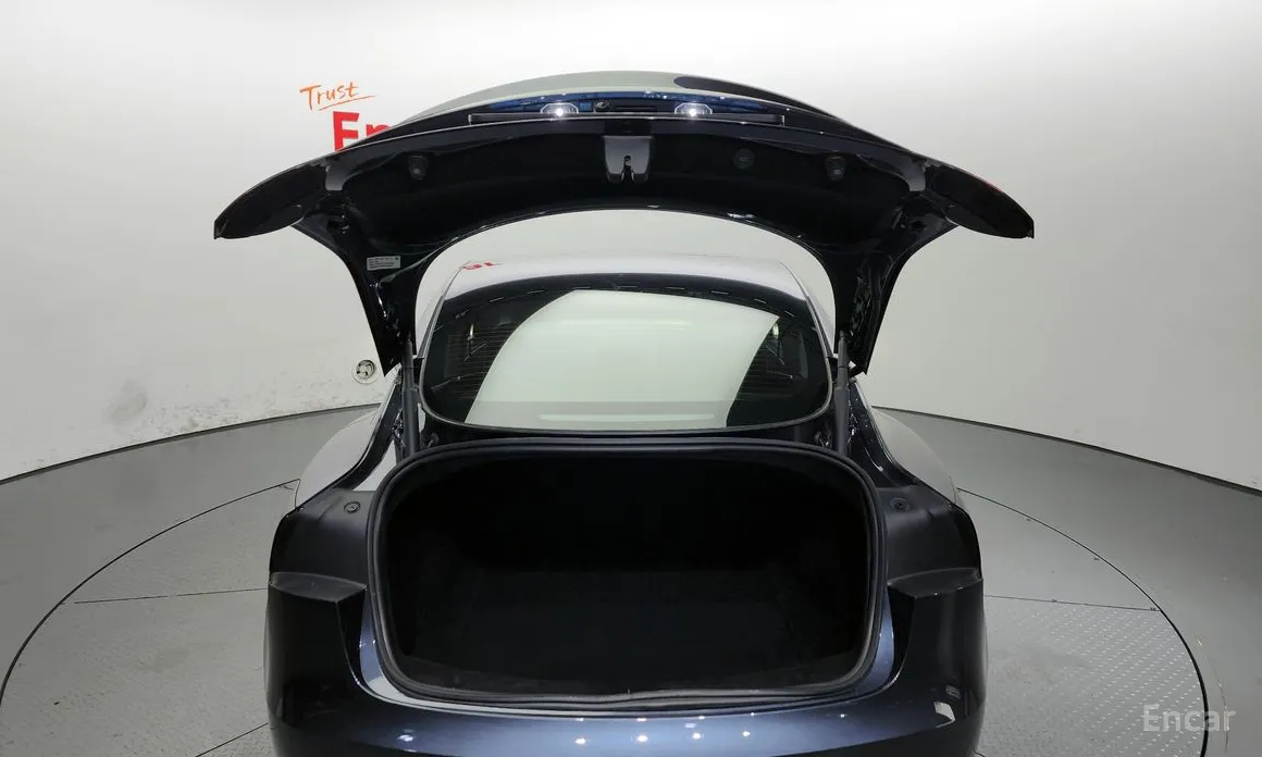 Фото 20 - Tesla Model 3