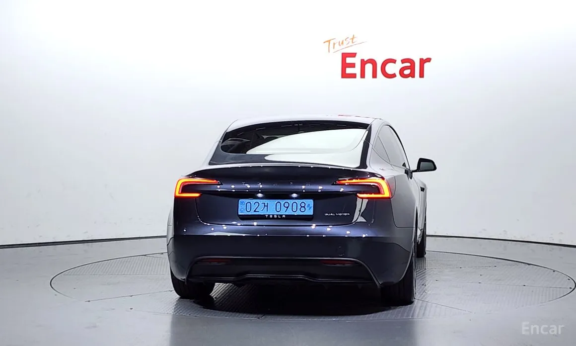 Фото 4 - Tesla Model 3