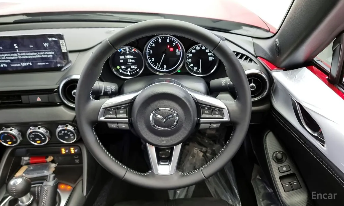 Фото 12 - Mazda MX-5 Miata