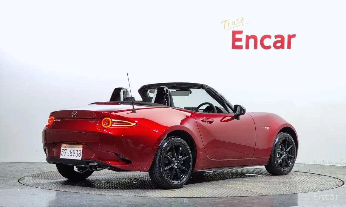 Фото 2 - Mazda MX-5 Miata