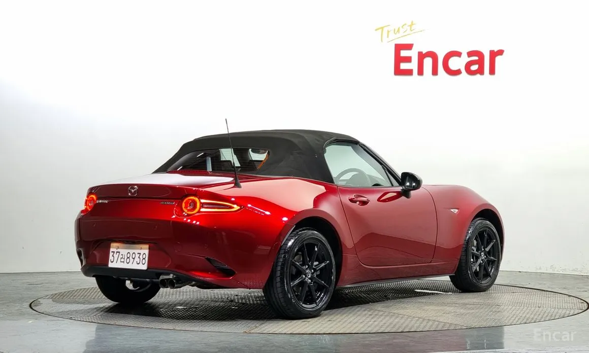 Фото 20 - Mazda MX-5 Miata