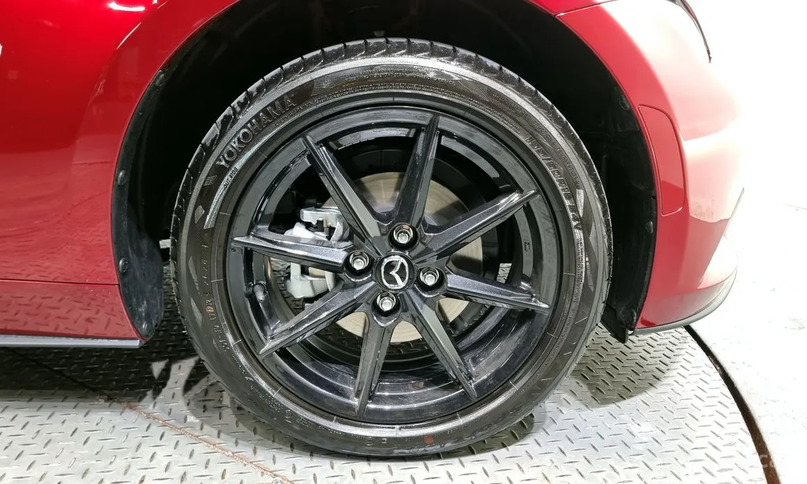 Фото 5 - Mazda MX-5 Miata