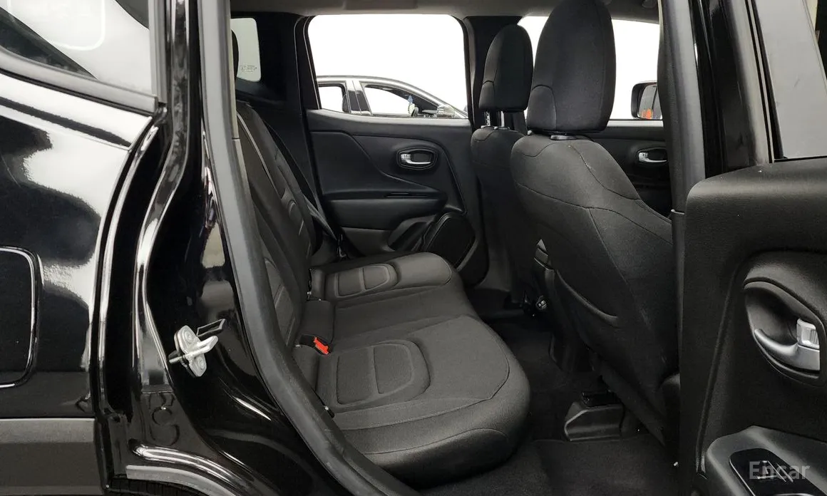 Фото 12 - Jeep Renegade