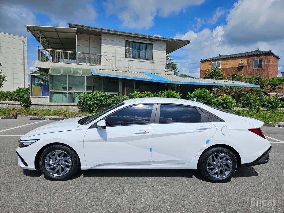 Фото 2 - Hyundai Avante