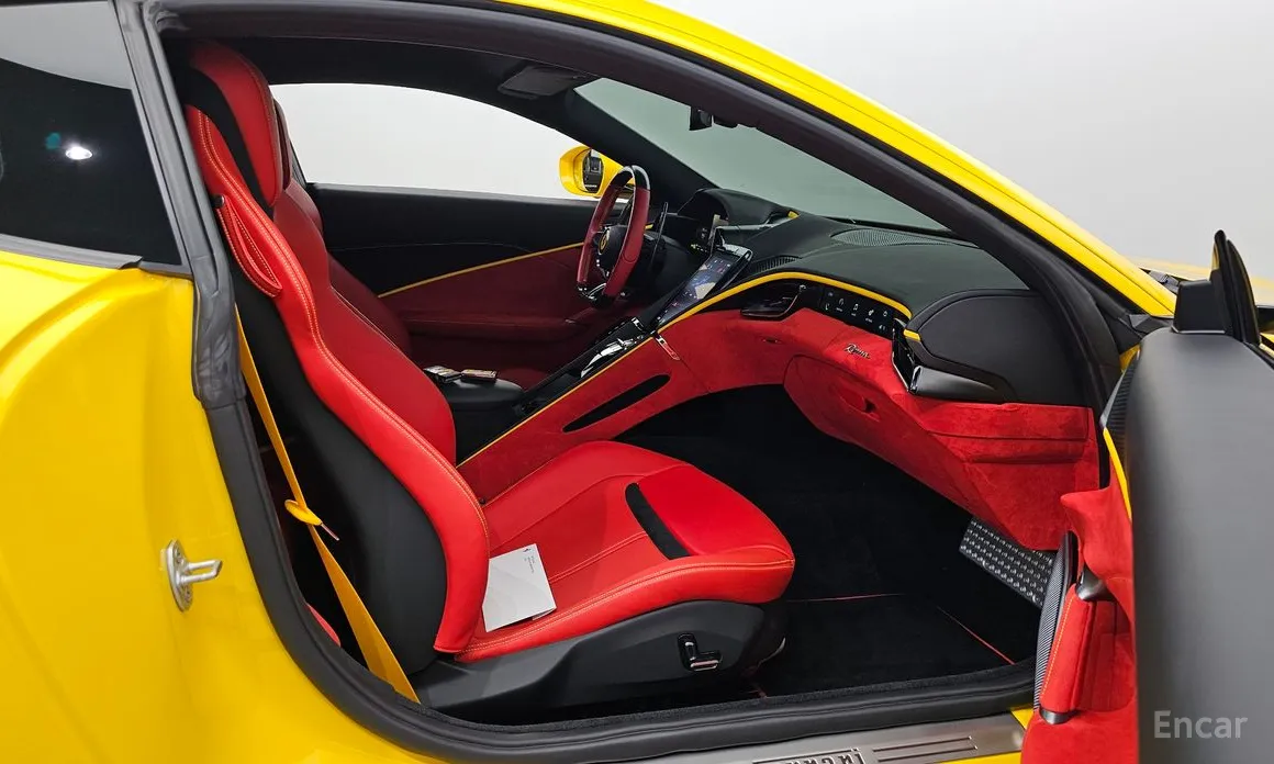 Фото 11 - Ferrari Roma