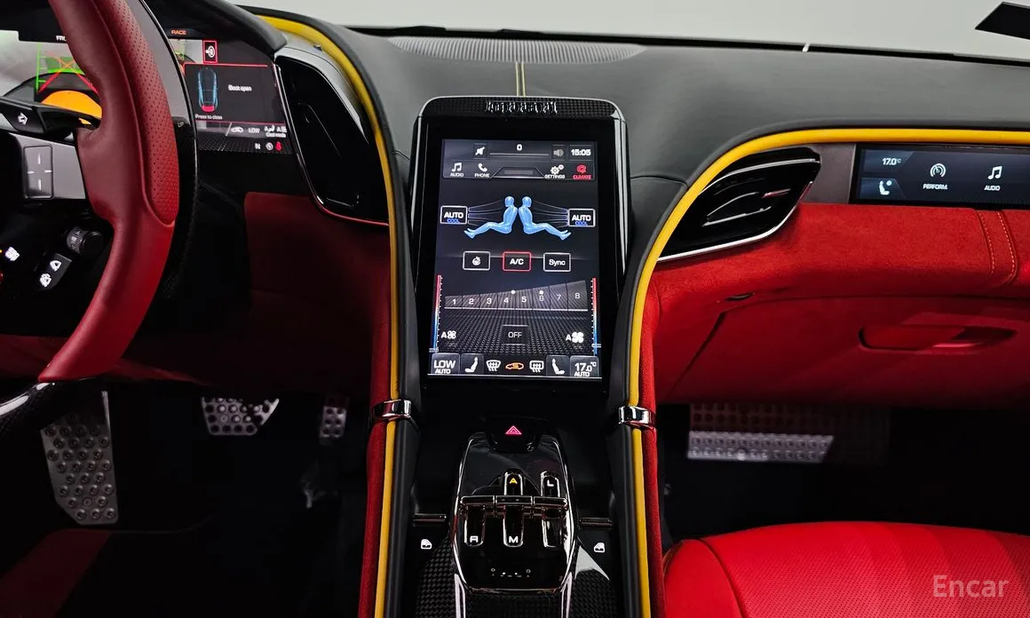 Фото 14 - Ferrari Roma