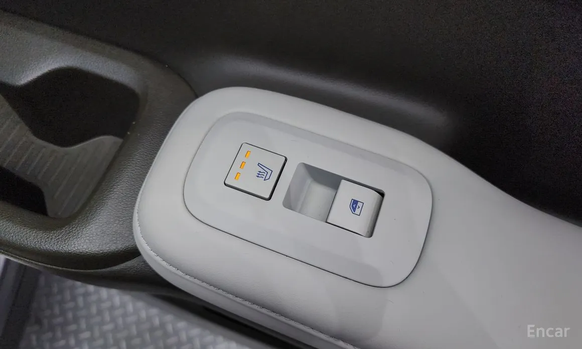 Фото 18 - Hyundai Santa Fe