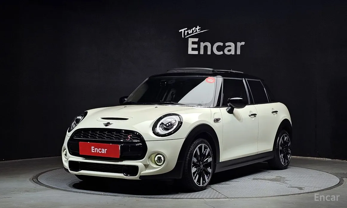 Фото 1 - Mini Cooper